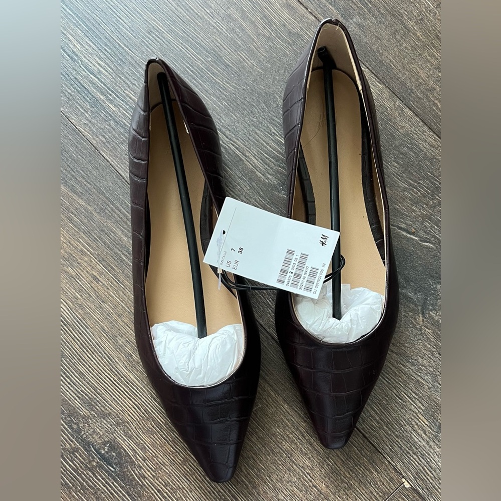 Brand New!! Brown faux leather flats from H&M- size 7US | 38 Euro